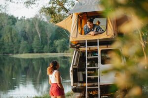Günstiges Dachzelt: mit kleinem Budget Campingurlaub genießen